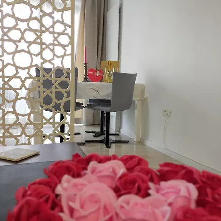 Apartment Sweet Summer *